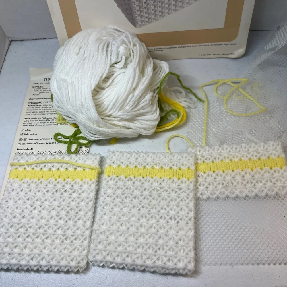 Vtg Leisure Arts Canvas Capers Plastic Canvas Kit Rose Tissue Box Cover #309